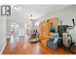70 MOORE Crescent - 6