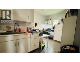 30 REGINA Street N - 11
