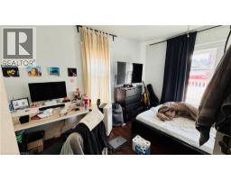 30 REGINA Street N - 12