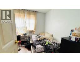 30 REGINA Street N - 15