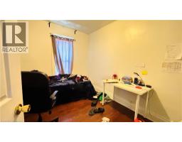 30 REGINA Street N - 19