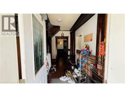 30 REGINA Street N - 6