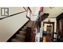 30 REGINA Street N - 7