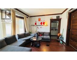 30 REGINA Street N - 9