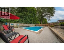 46 BERKLEY Crescent - 36