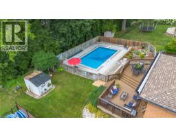 46 BERKLEY Crescent - 42
