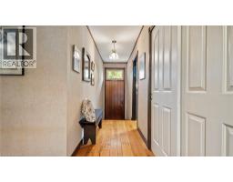 46 BERKLEY Crescent - 6