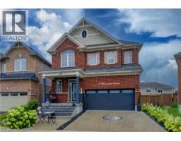 39 WANNAMAKER Crescent - 2
