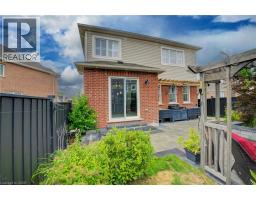 39 WANNAMAKER Crescent - 28