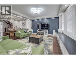 39 WANNAMAKER Crescent - 3