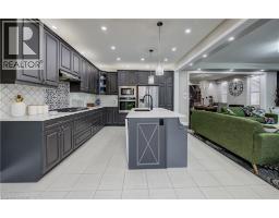 39 WANNAMAKER Crescent - 7
