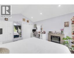 107 CHANDOS Drive - 26