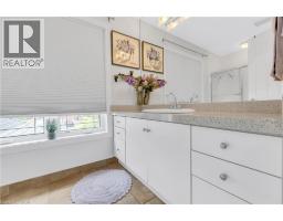 107 CHANDOS Drive - 30
