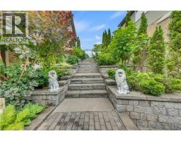 107 CHANDOS Drive - 43