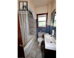 429 ERB Street W - 14