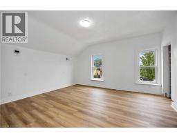 173 BROCK Street S - 20
