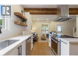 23 DRUMMOND Street - 13