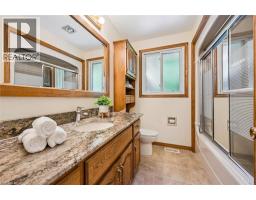 9 ROBIN Drive - 24