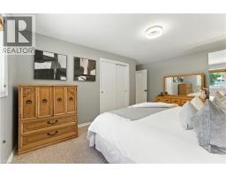 33 SHADYWOOD Crescent - 20
