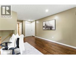 33 SHADYWOOD Crescent - 26
