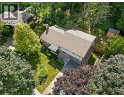 33 SHADYWOOD Crescent - 45