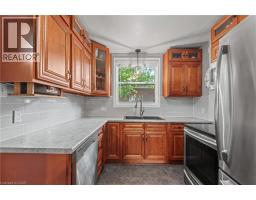 854 GUELPH Street - 15