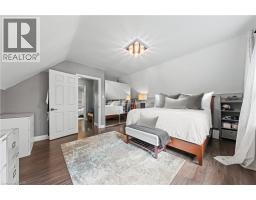 854 GUELPH Street - 24