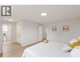 205 HOLBEACH Crescent - 19