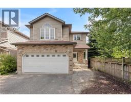 205 HOLBEACH Crescent - 2