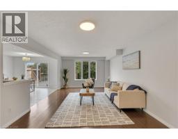 205 HOLBEACH Crescent - 6