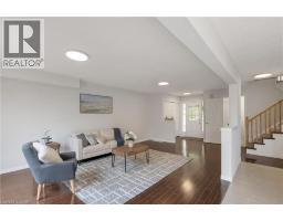 205 HOLBEACH Crescent - 9