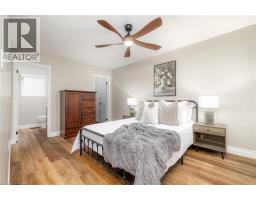 35 HOLLINRAKE Avenue - 16