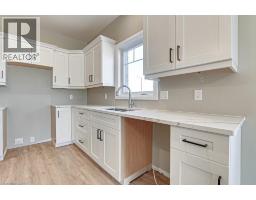 381 ARGYLE Avenue - 10