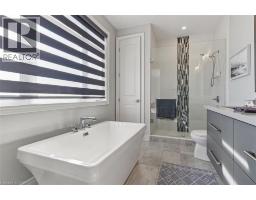 11 SECINARO Avenue - 26
