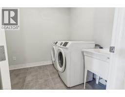 11 SECINARO Avenue - 31