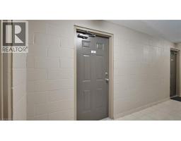 950 HIGHLAND Road W UnitNo. 6 - 6