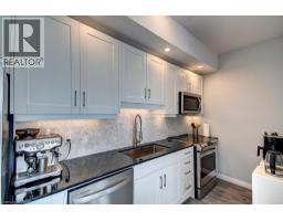 60 W CHARLES Street W UnitNo. 1805 - 6