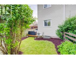 19 HILLBROOK Crescent - 25
