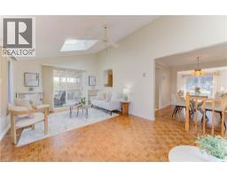 26 LEWIS Crescent - 16