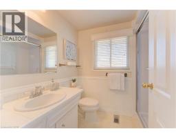 26 LEWIS Crescent - 23