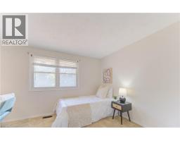 26 LEWIS Crescent - 26