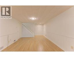 26 LEWIS Crescent - 33