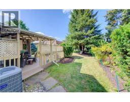 26 LEWIS Crescent - 36
