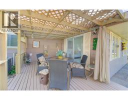 26 LEWIS Crescent - 40