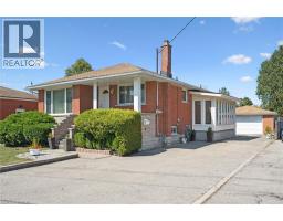 136 FAIRWAY Road N - 1