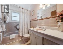 136 FAIRWAY Road N - 15