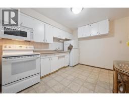 136 FAIRWAY Road N - 27