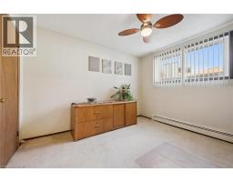 136 FAIRWAY Road N - 29