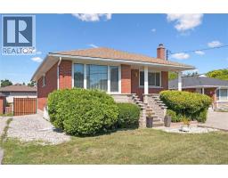 136 FAIRWAY Road N - 3