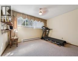 136 FAIRWAY Road N - 32